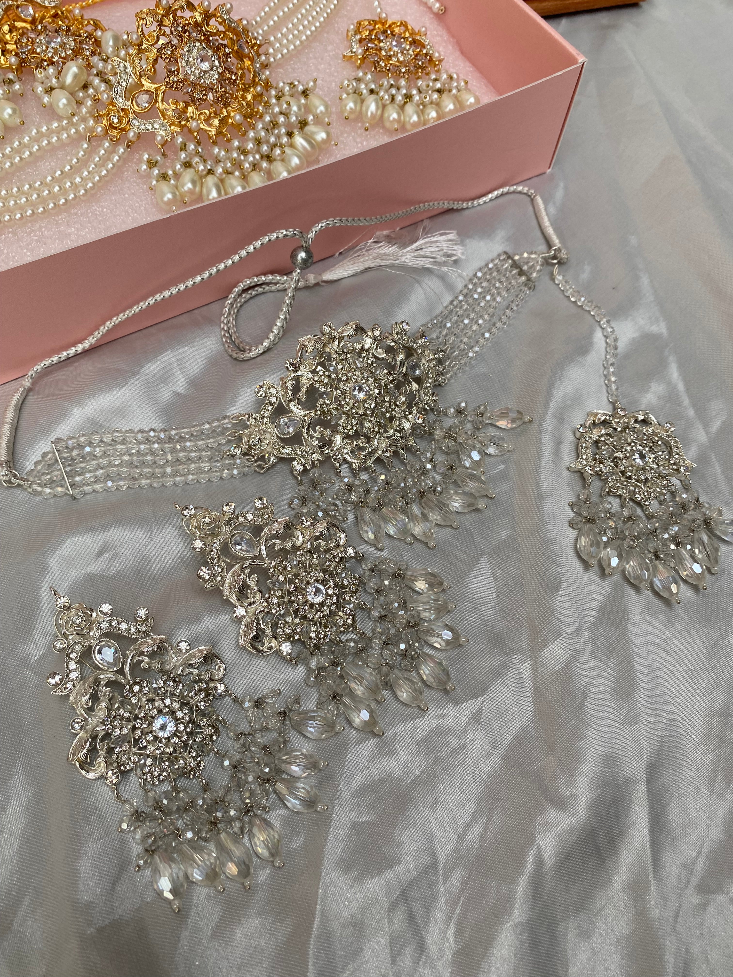 Ayra chocker set A03