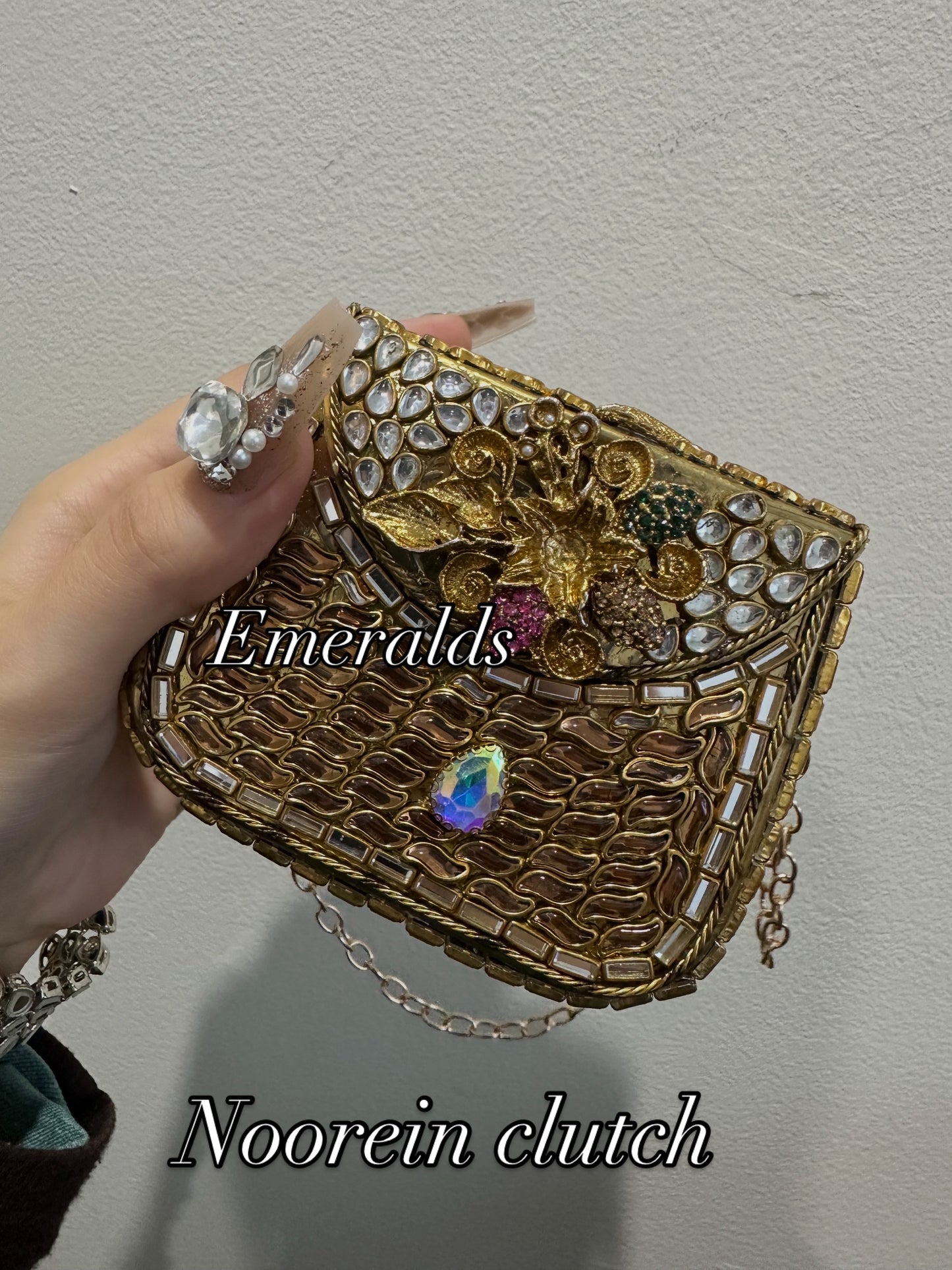 Noorein clutches